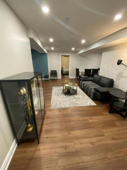 Spacious Basement 密西沙加 外观 照片