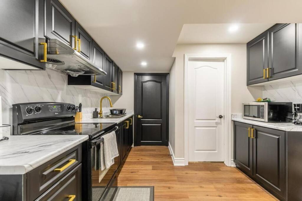 Spacious Basement 密西沙加 外观 照片